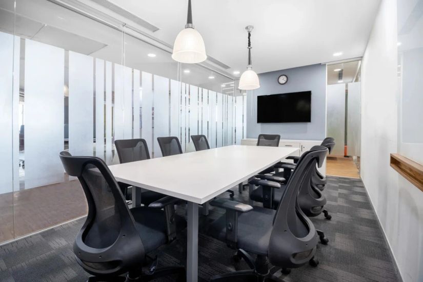 Regus Logix City Center